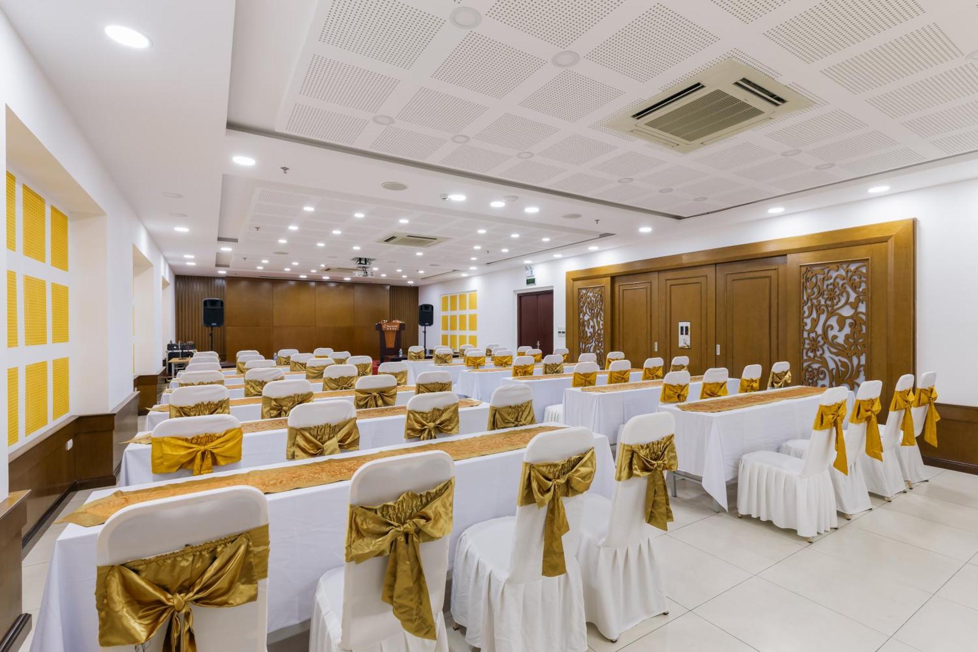 Star Hotel And Spa Danang Bagian luar foto