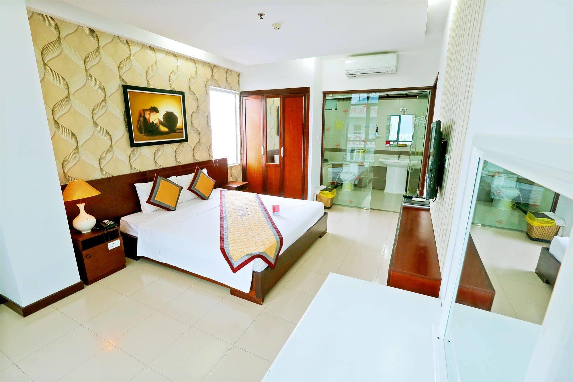 Star Hotel And Spa Danang Bagian luar foto